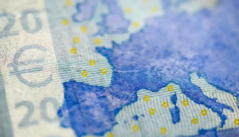 Euro alcanza mínimos desde hace 20 años por la crisis energetica en Europa